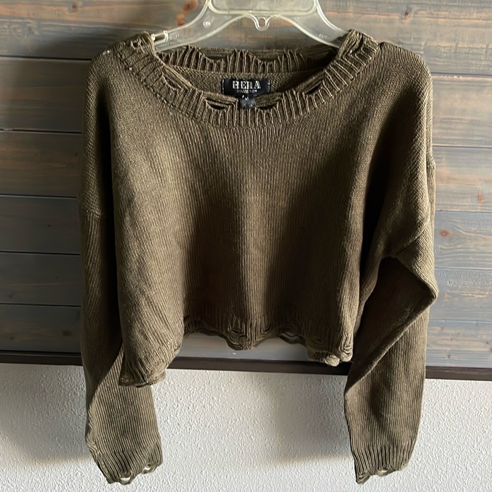 Hera Collection Olive Green Crop Sweater